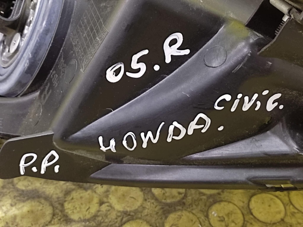 HONDA CIVIC VII REFLEKTOR světlo pravý předek