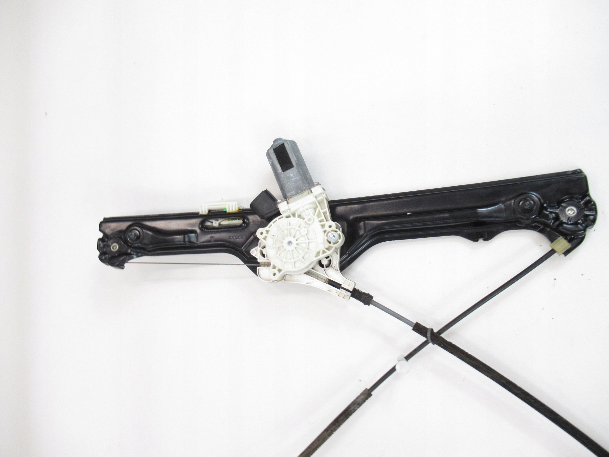 window regulator BMW e70 X5 right front of the passenger