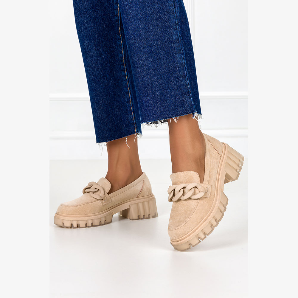 MOKASYNY PÓŁBUTY DAMSKIE NA PLATFORMIE ŁAŃCUCH 39 Marka Casu