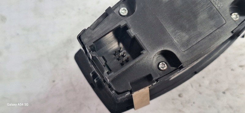Pulsante interruttore luci FORD FOCUS II 10097646