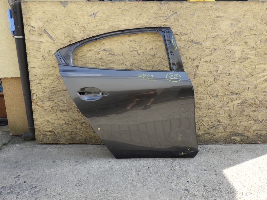 MAZDA 3 IV BP sedan 2019- door right rear.