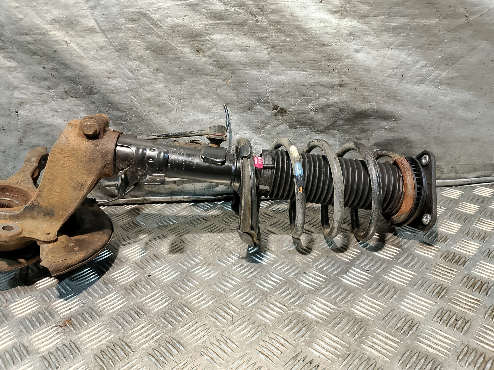 McPherson left shock absorber + spring + swing FORD FOCUS MK3 1.6 TDCI