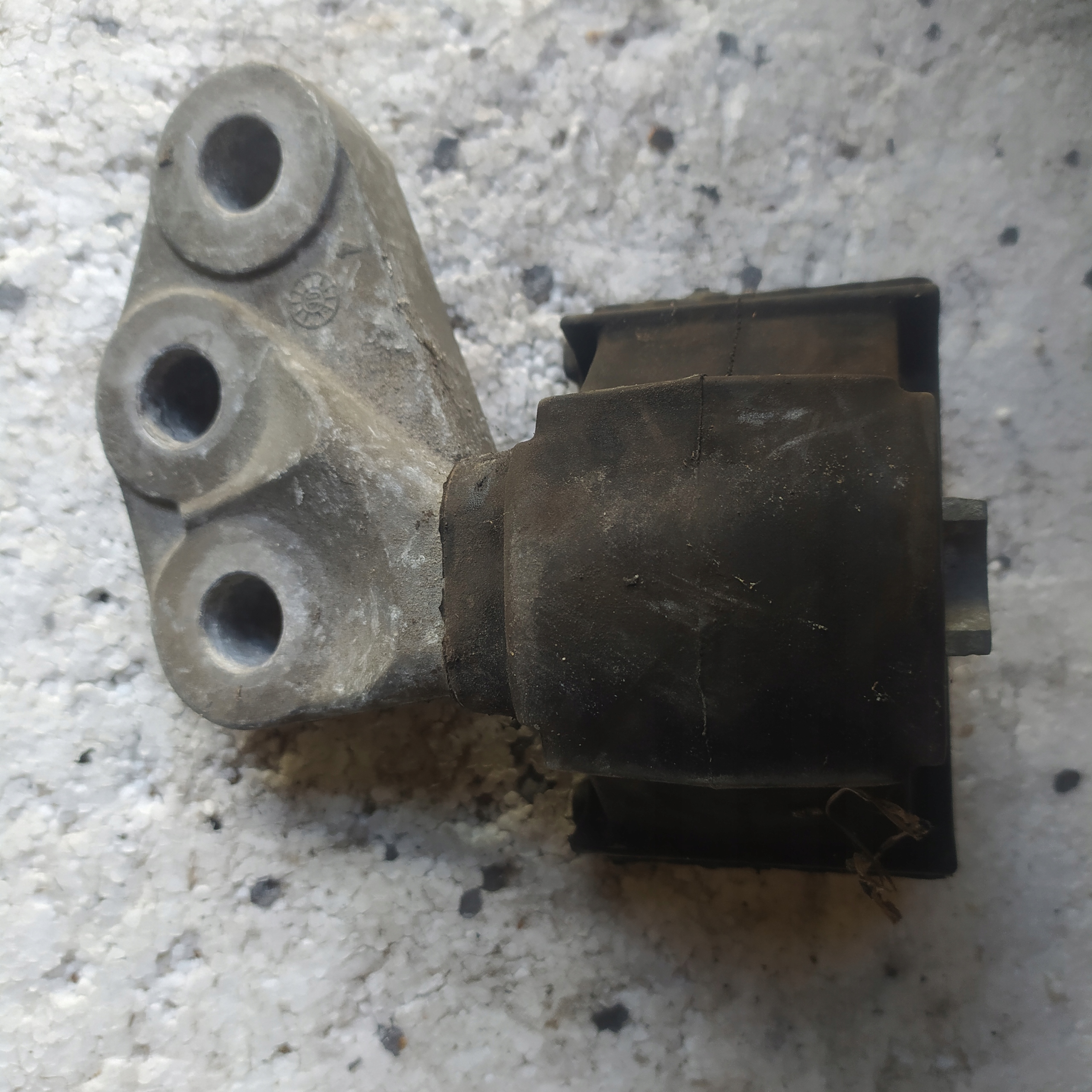 holder engine mount Opel Vectra C 210383-314