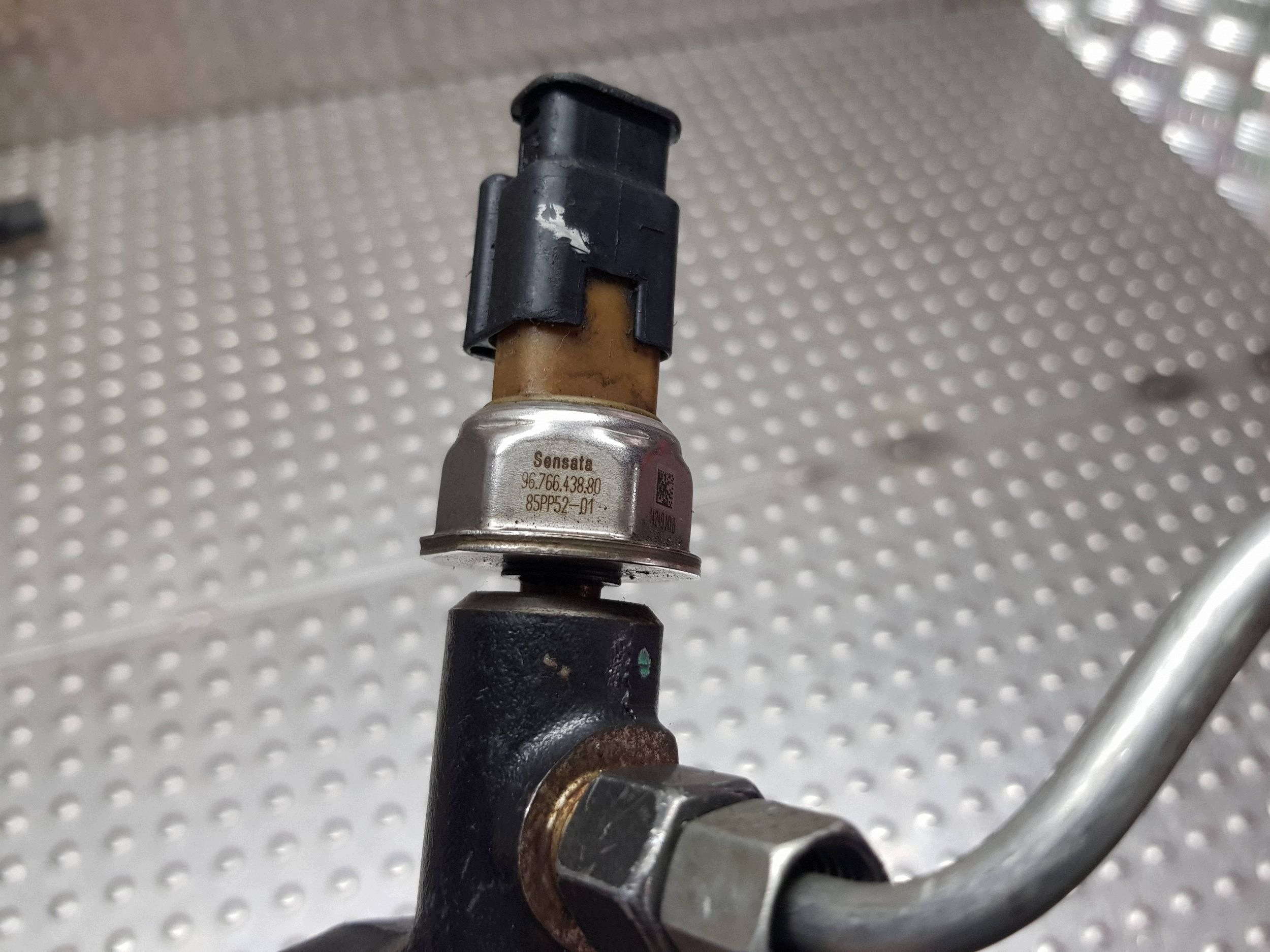 injection ramp sensor 9804776780 FORD FOCUS MK3 LIFT C-MAX MK2 1.5 DCI