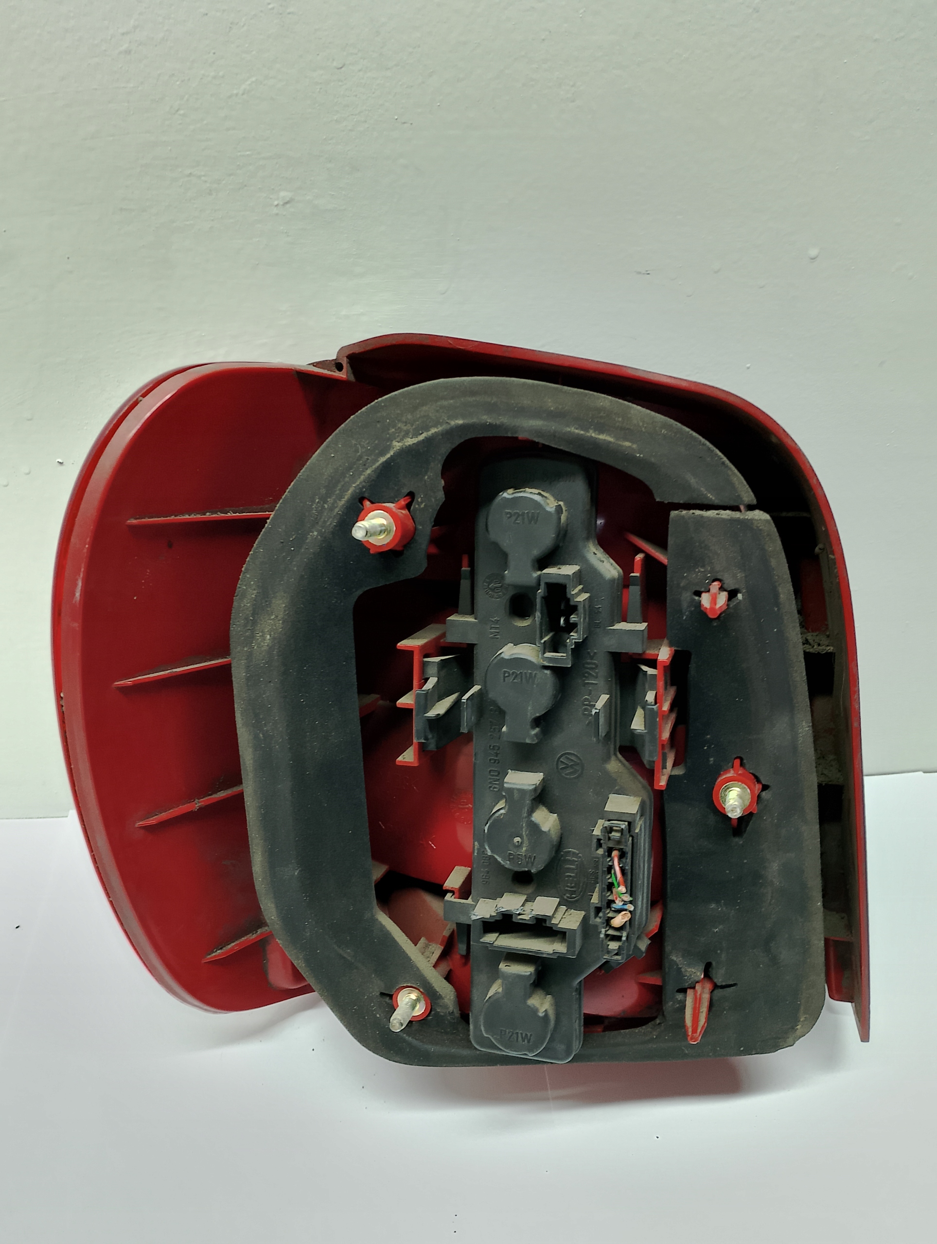light right rear part 6N0945257B VOLKSWAGEN POLO