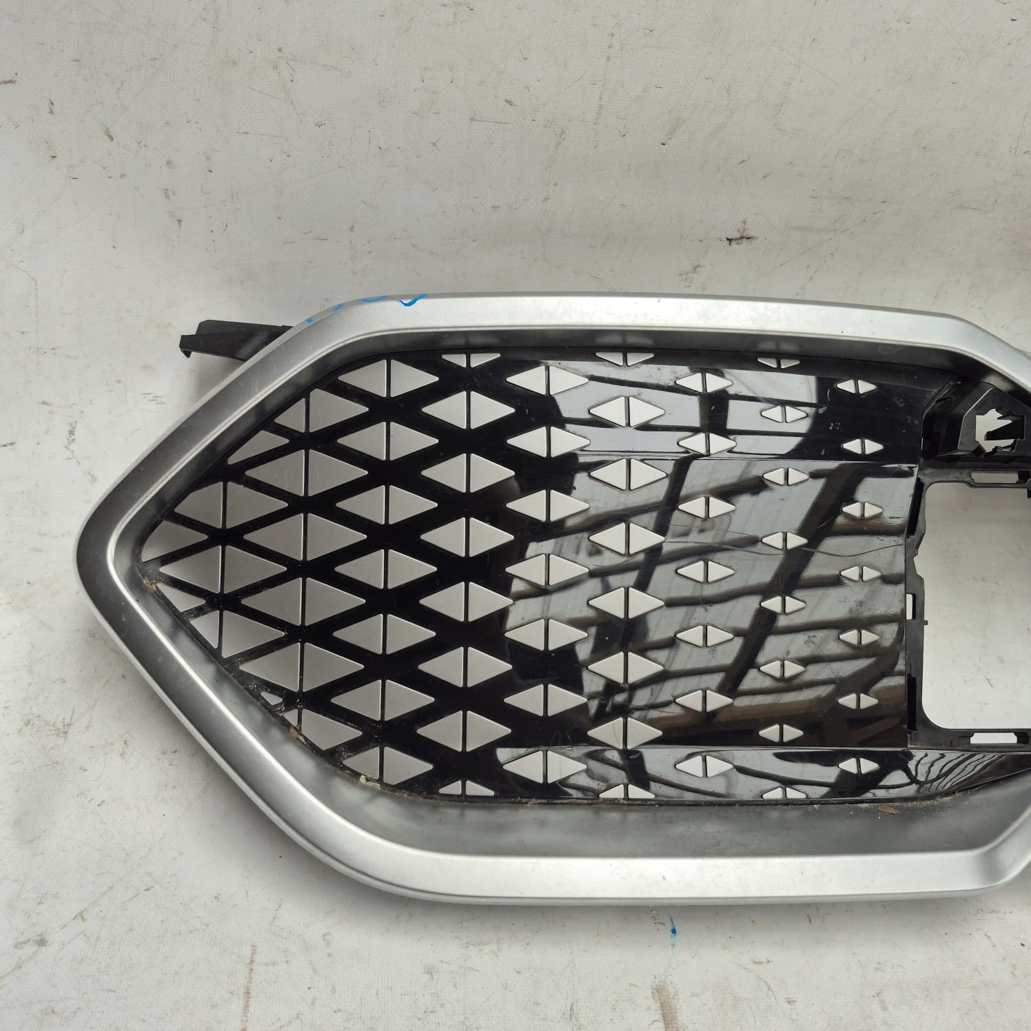 BMW X2 IX2 U10 23- grill grille radiator 5A4B3D3