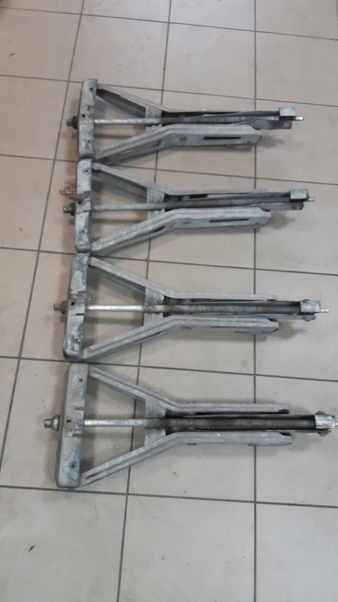 Podpory do przyczepy campingowej Knaus Sudwind