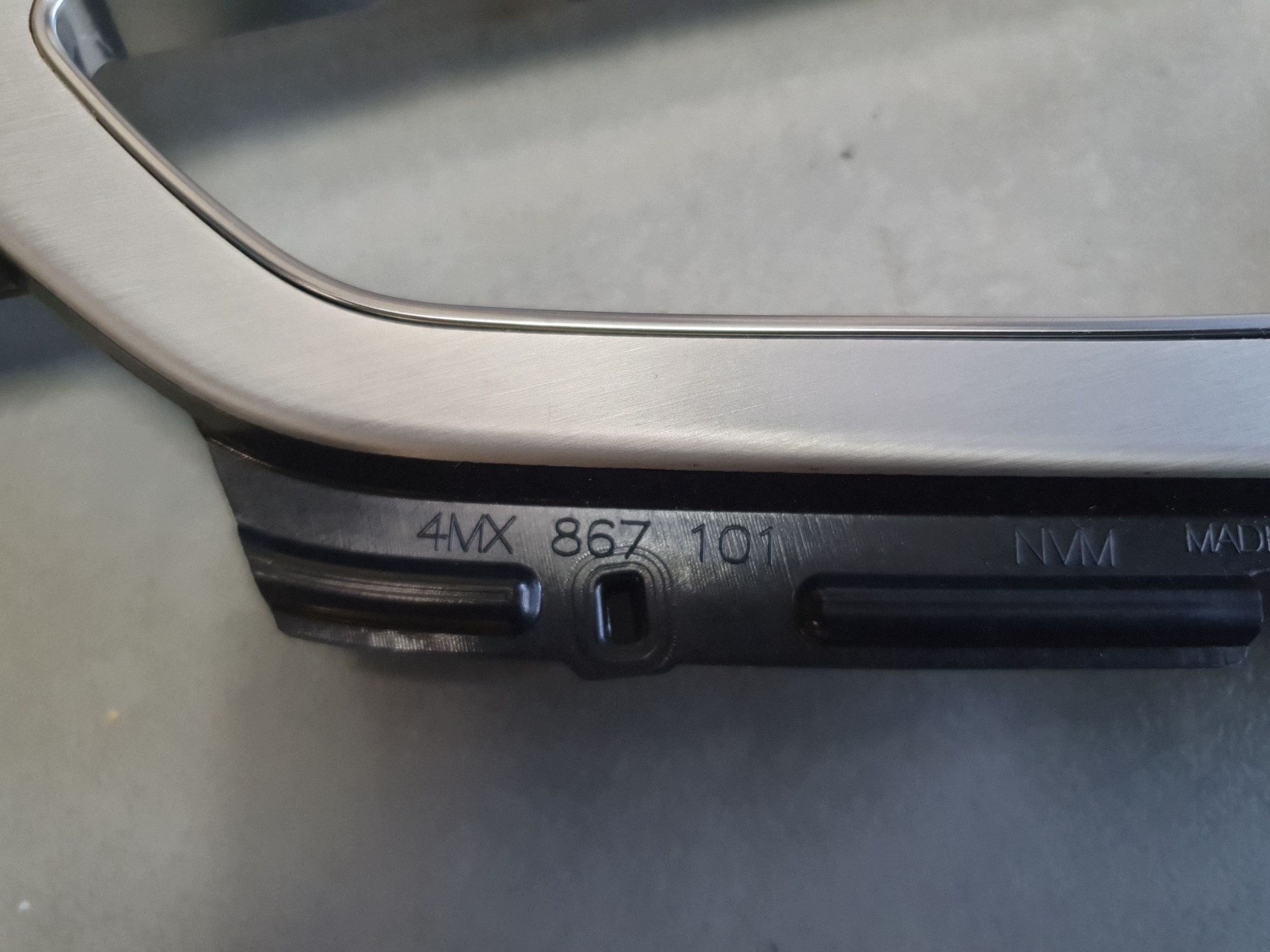 Audi Q7 4M moulding DEKOR door left front 4M0867101K