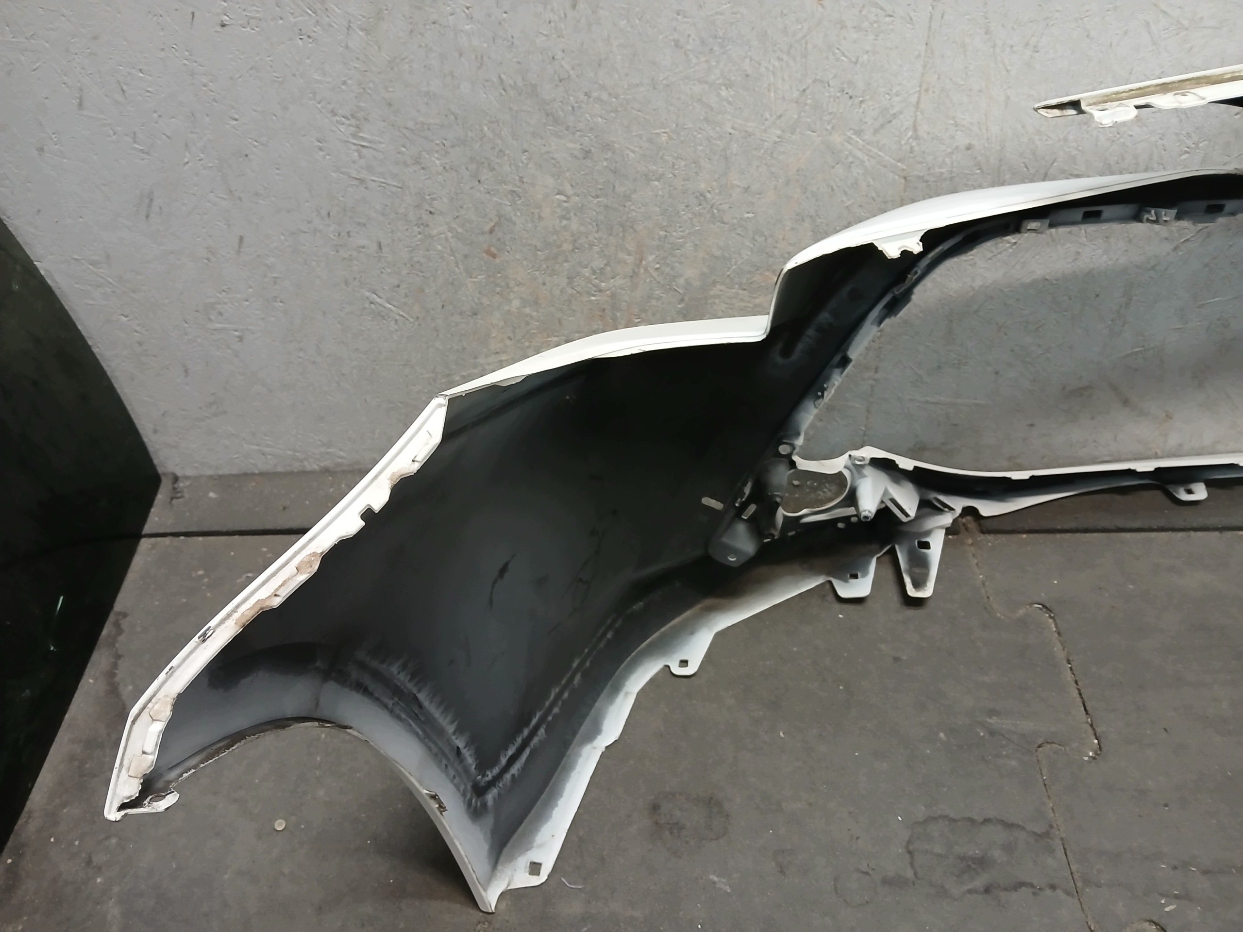 bumper front TOYOTA COROLLA E21 HB KOMBI LIFT 23