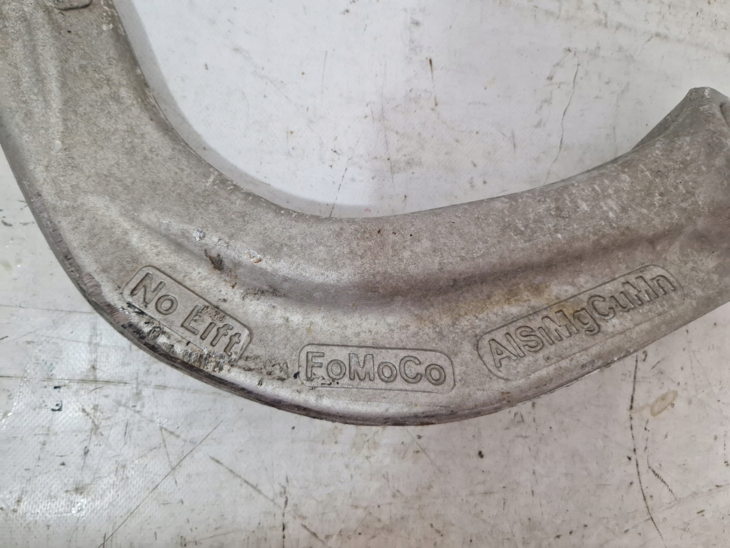 FORD EXPLORER VI MK6 2020- arm front right lower