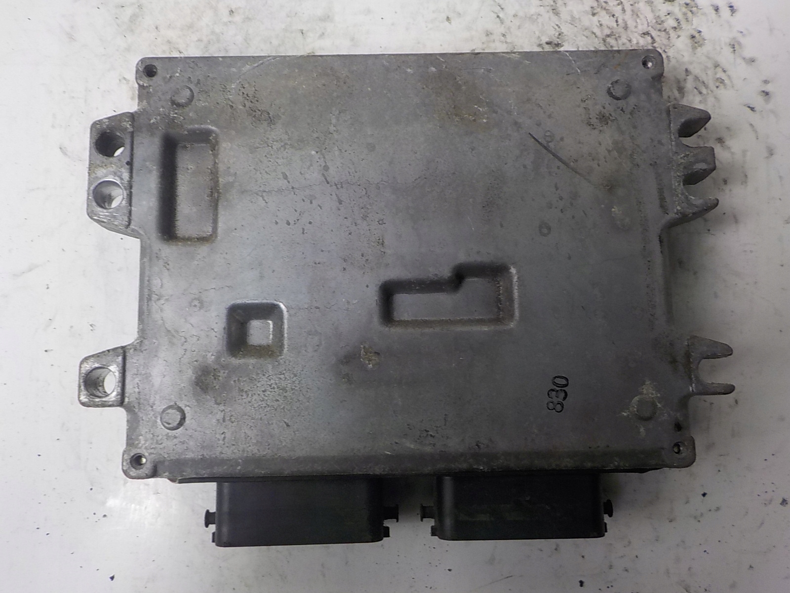 SUZUKI SX4 (EY, GY) computer control unit 33920-57K7 MB112300-8301 E5