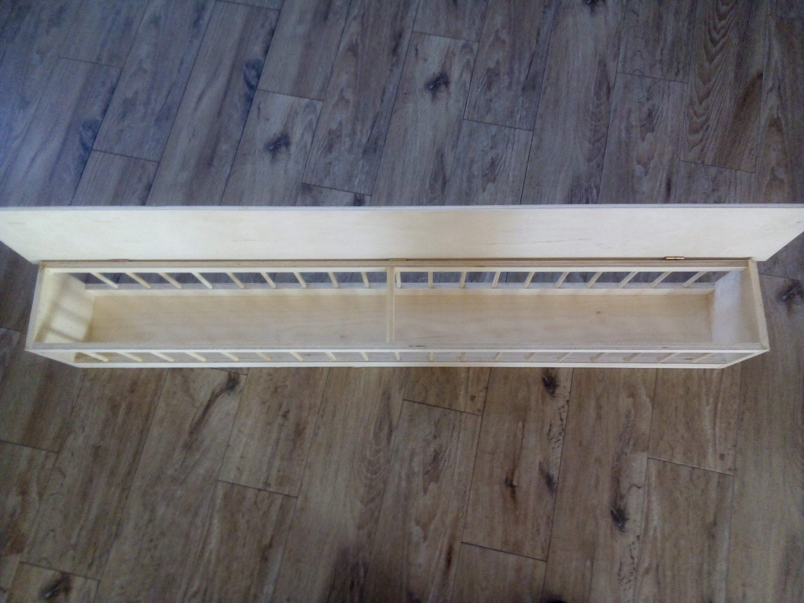 

Karmnik dla gołębi 145 cm