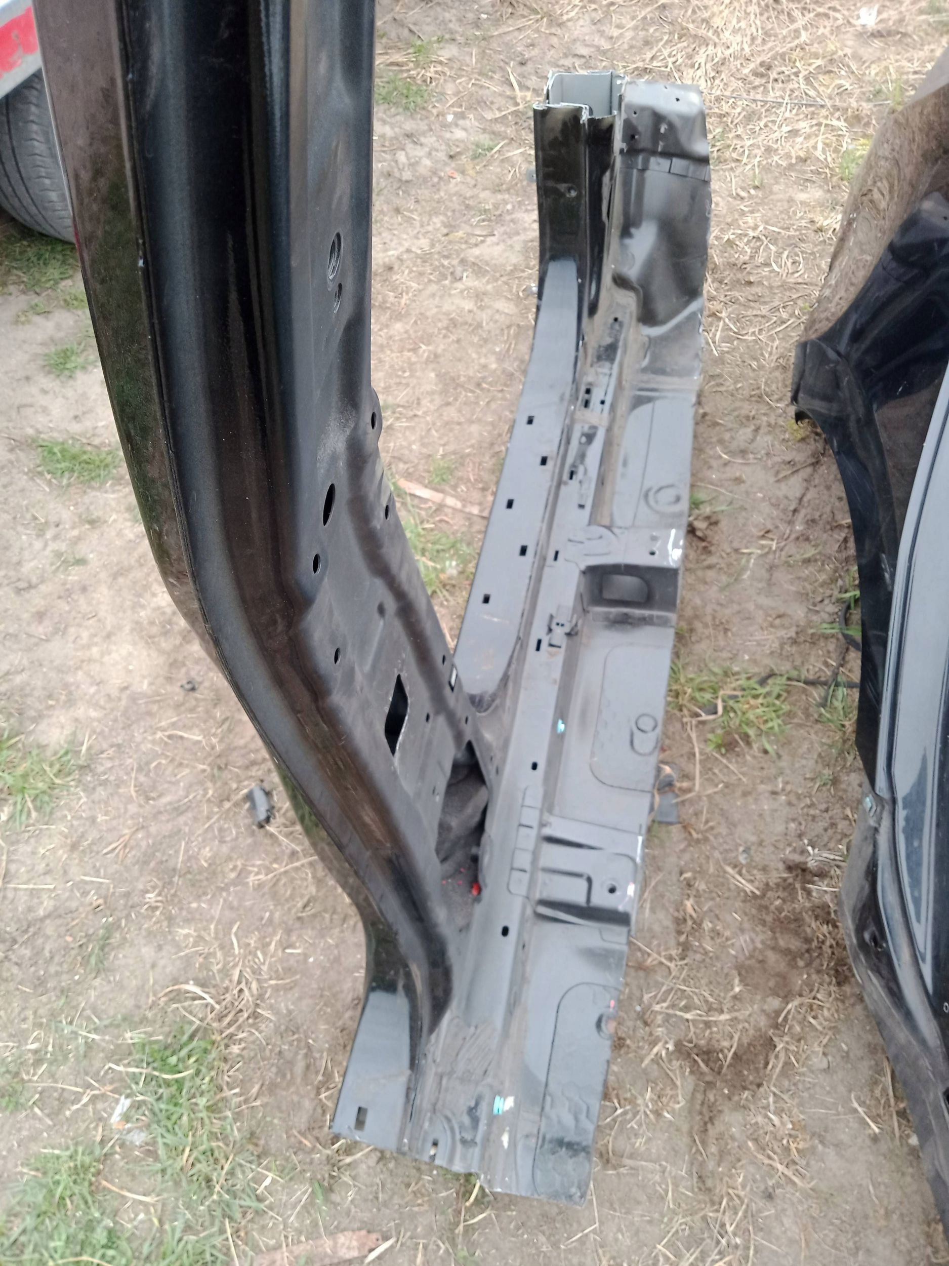 HYUNDAI IX35 pillar front A central B threshold left 2009