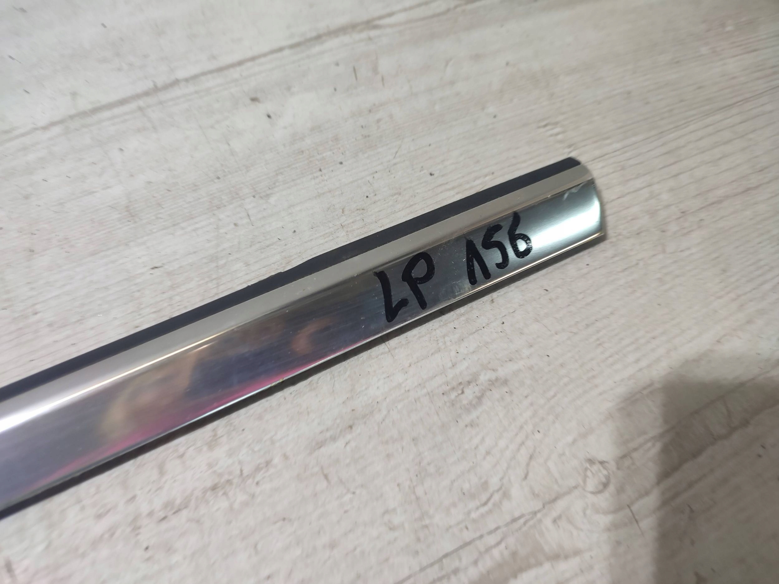 Mercedes-Benz GLA W156 2015 front left moulding door przednich