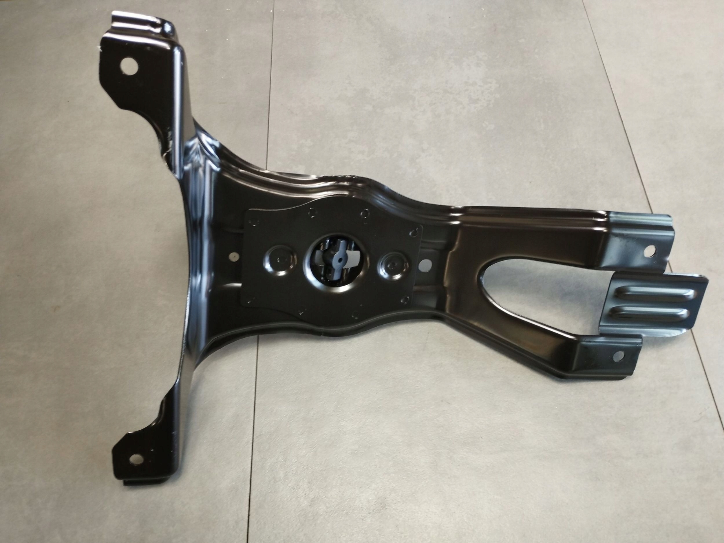 Audi A6 Allroad C8 Console de montage Roues de la roue de secours 4K0802937