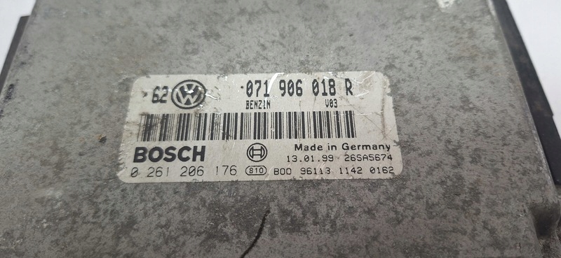 computer control unit VW GOLF IV 071906018R