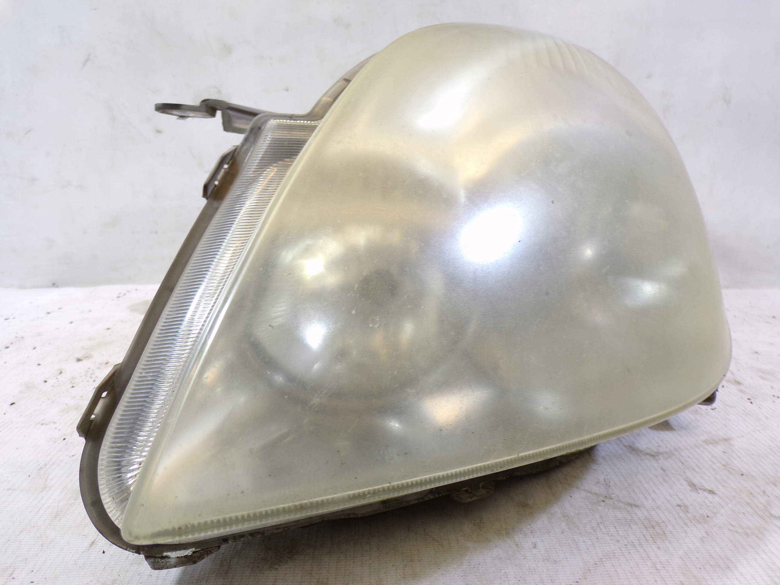 light front front left TOYOTA COROLLA VERSO 1 and