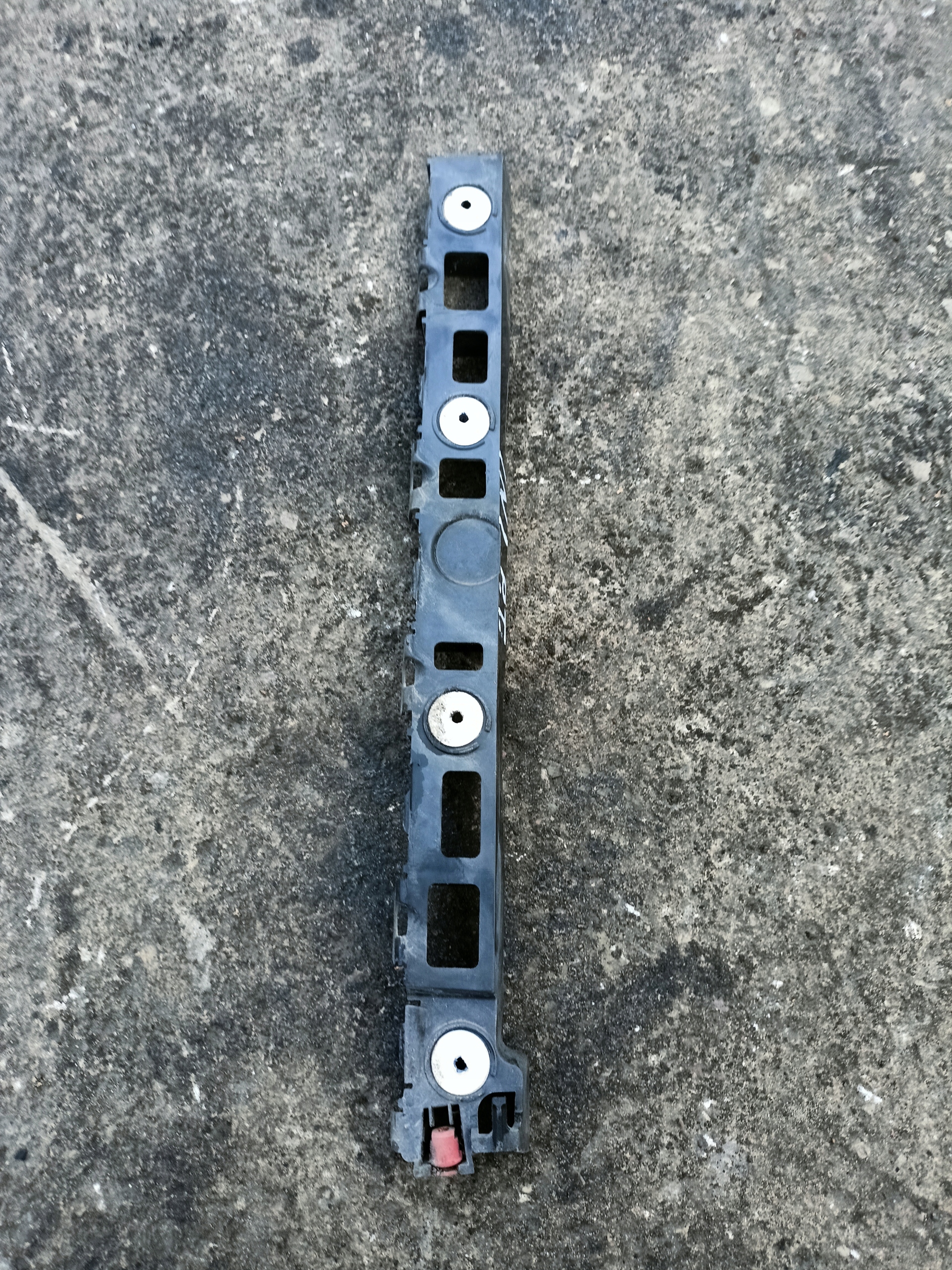 bumper bracket rear part right OPEL INSIGNIA 13239129