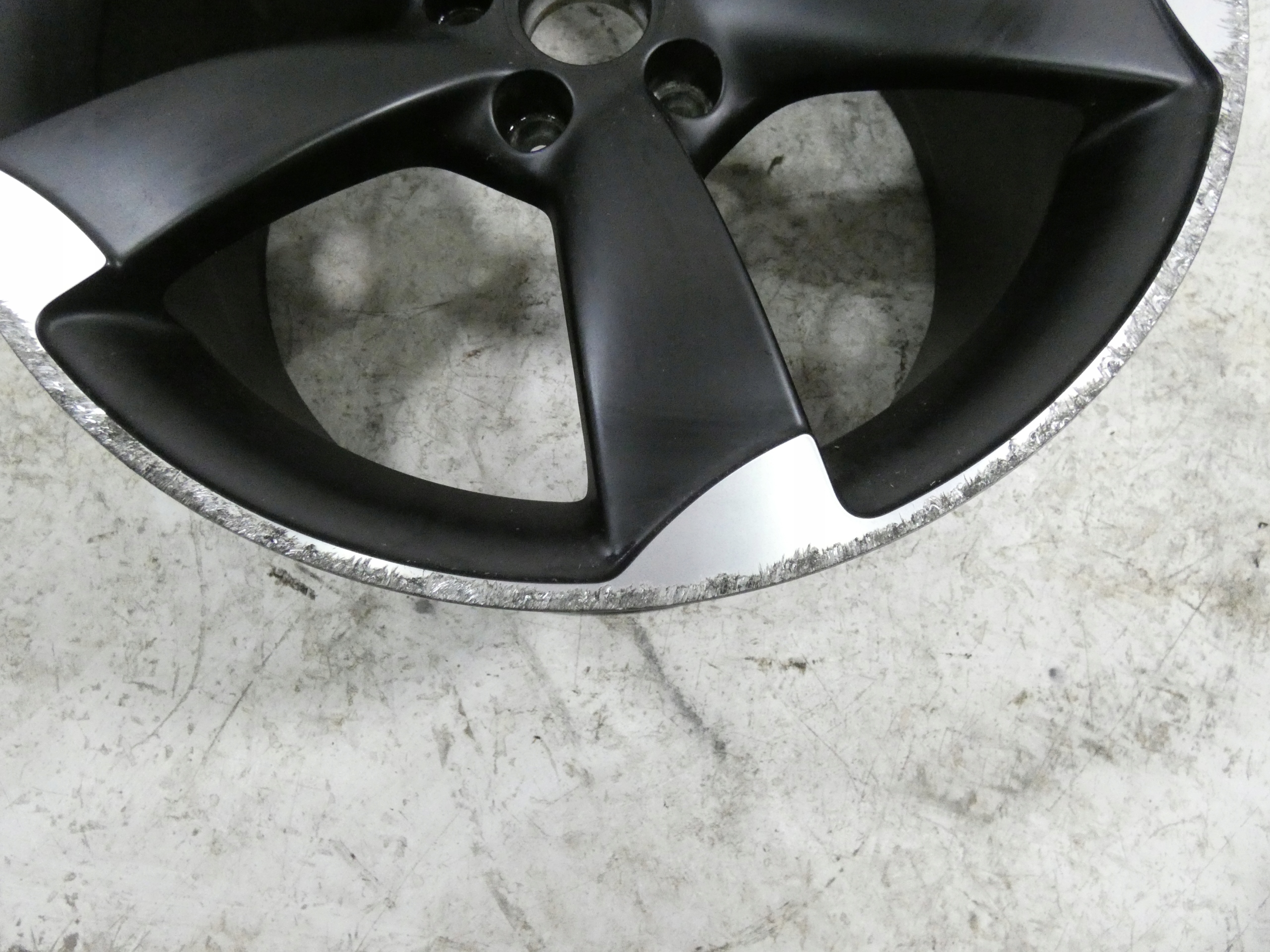 Audi hliníkový disk 19 8J0601025DB