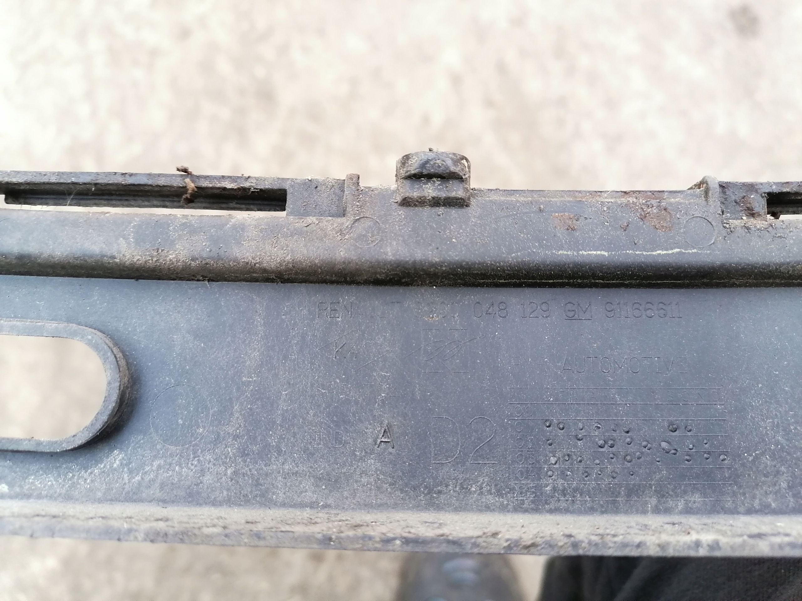OPEL VIVARO TRAFIC moulding holder under the window