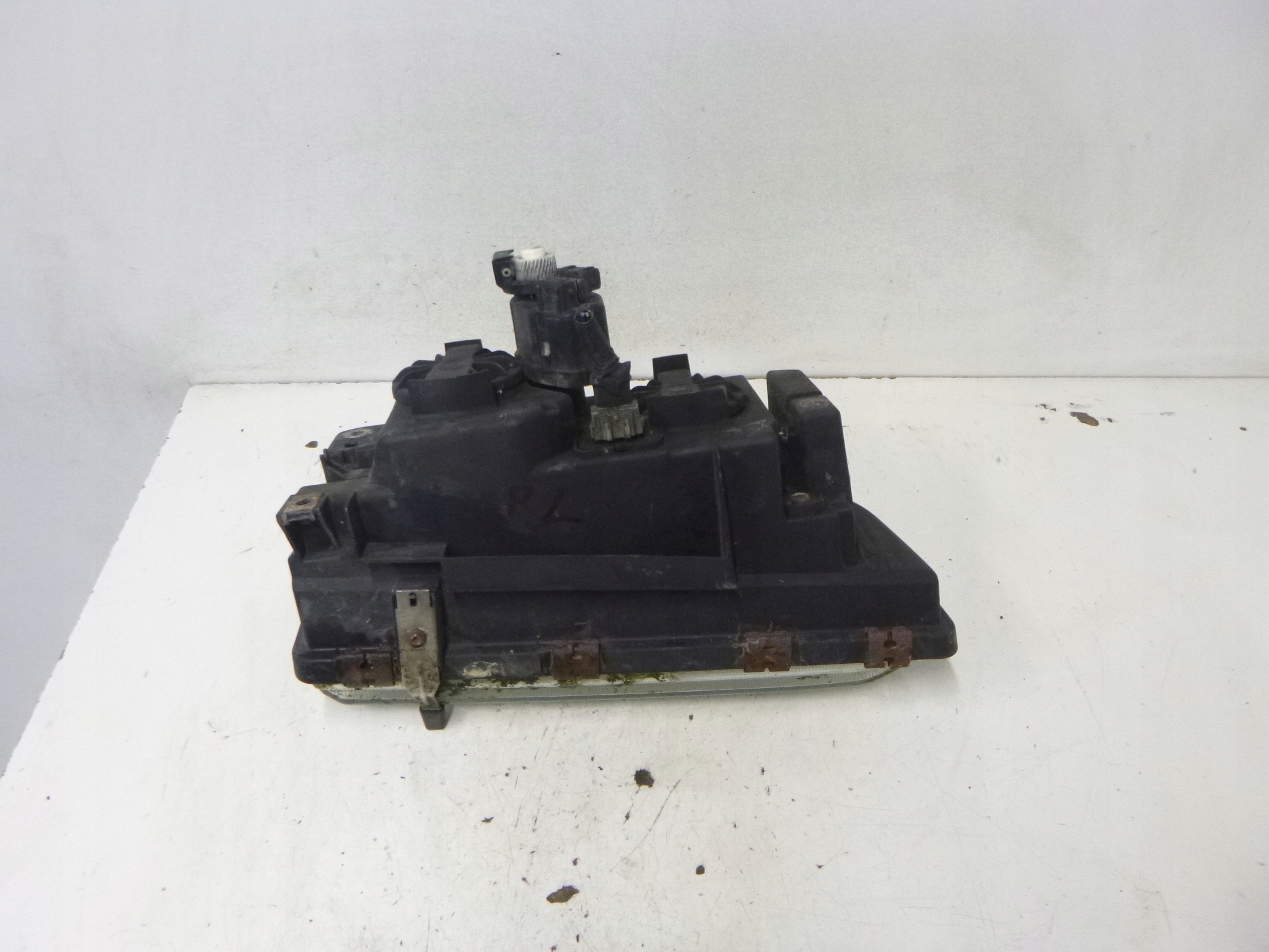 light front Volvo V70 1998r. HELLA