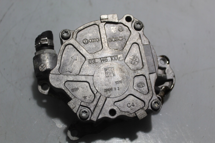 насос вакум Audi A4 B8 2.0tdi