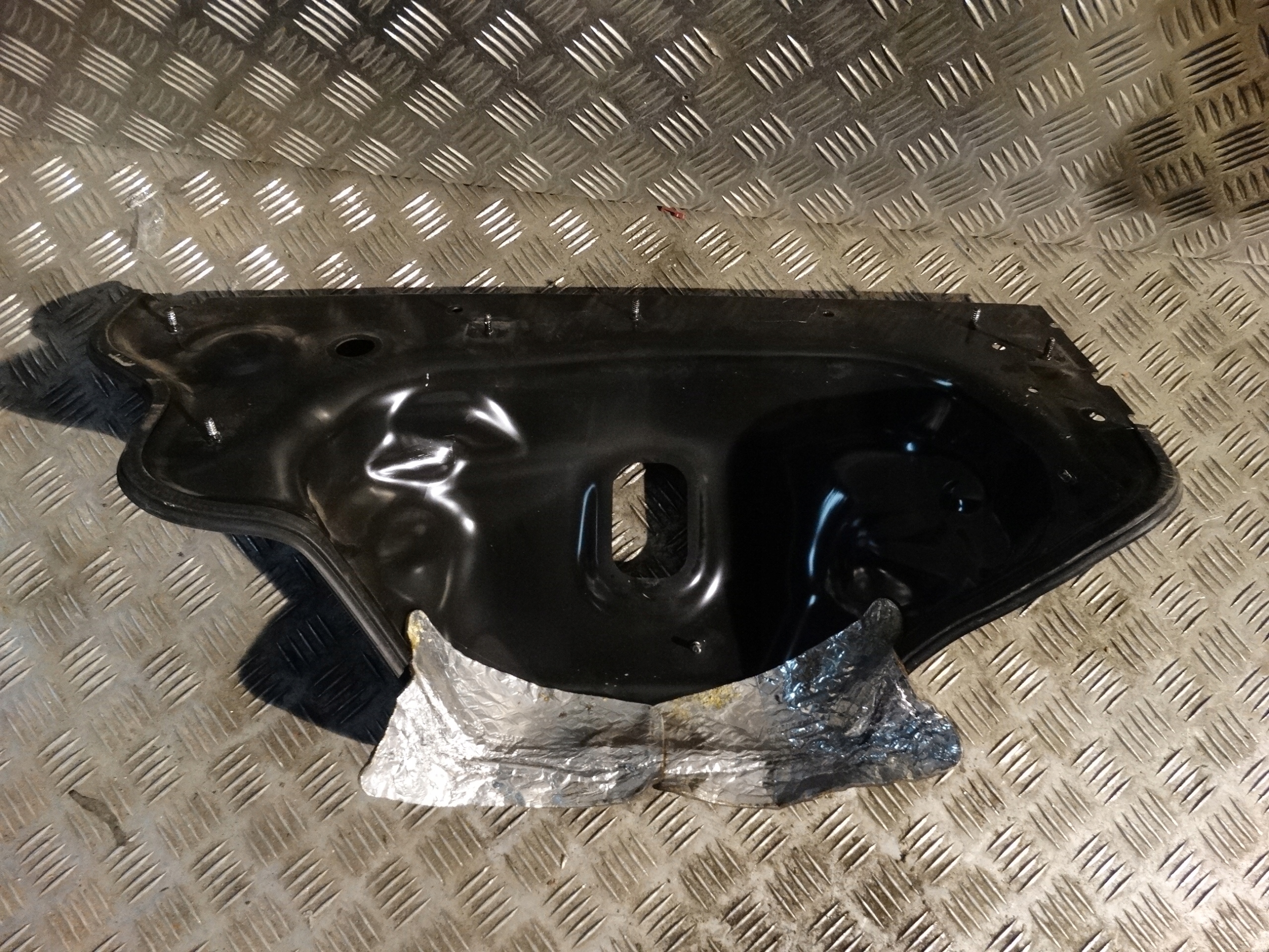IDEALNA cover partition wall PORSCHE MACAN 1