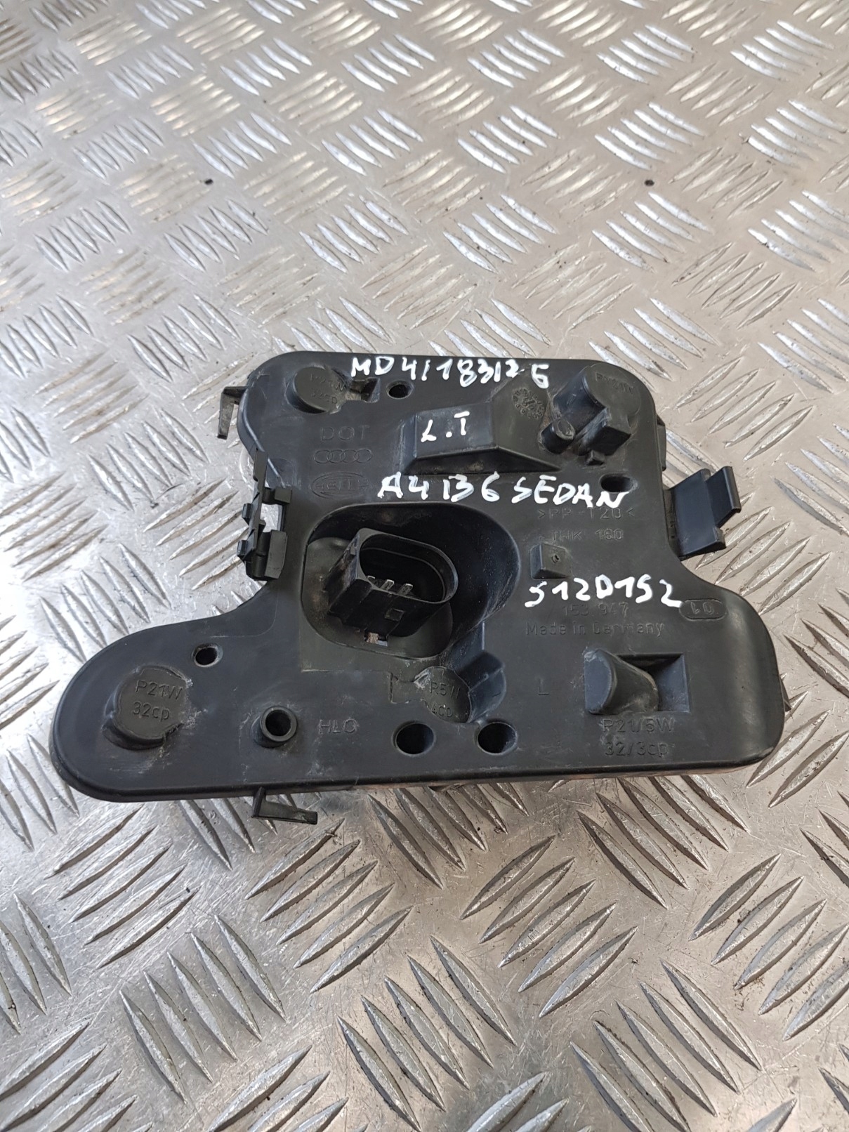 light housing left rear part 153947 AUDI A4 B6 sedan 02R