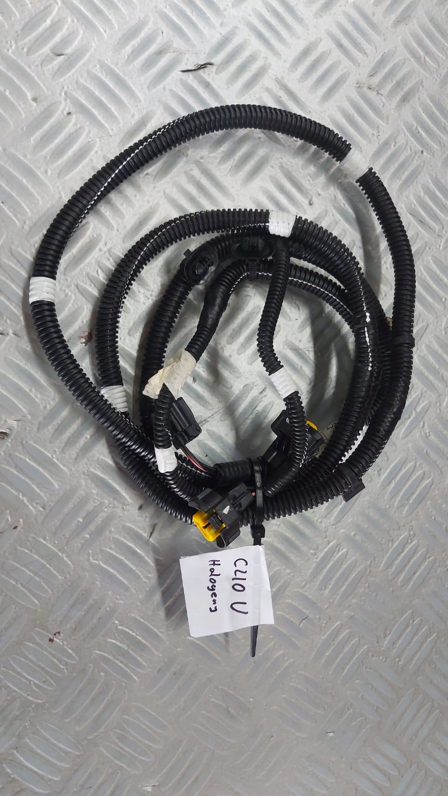 240704524R - Установка галогенів передній бампер Renault Clio V