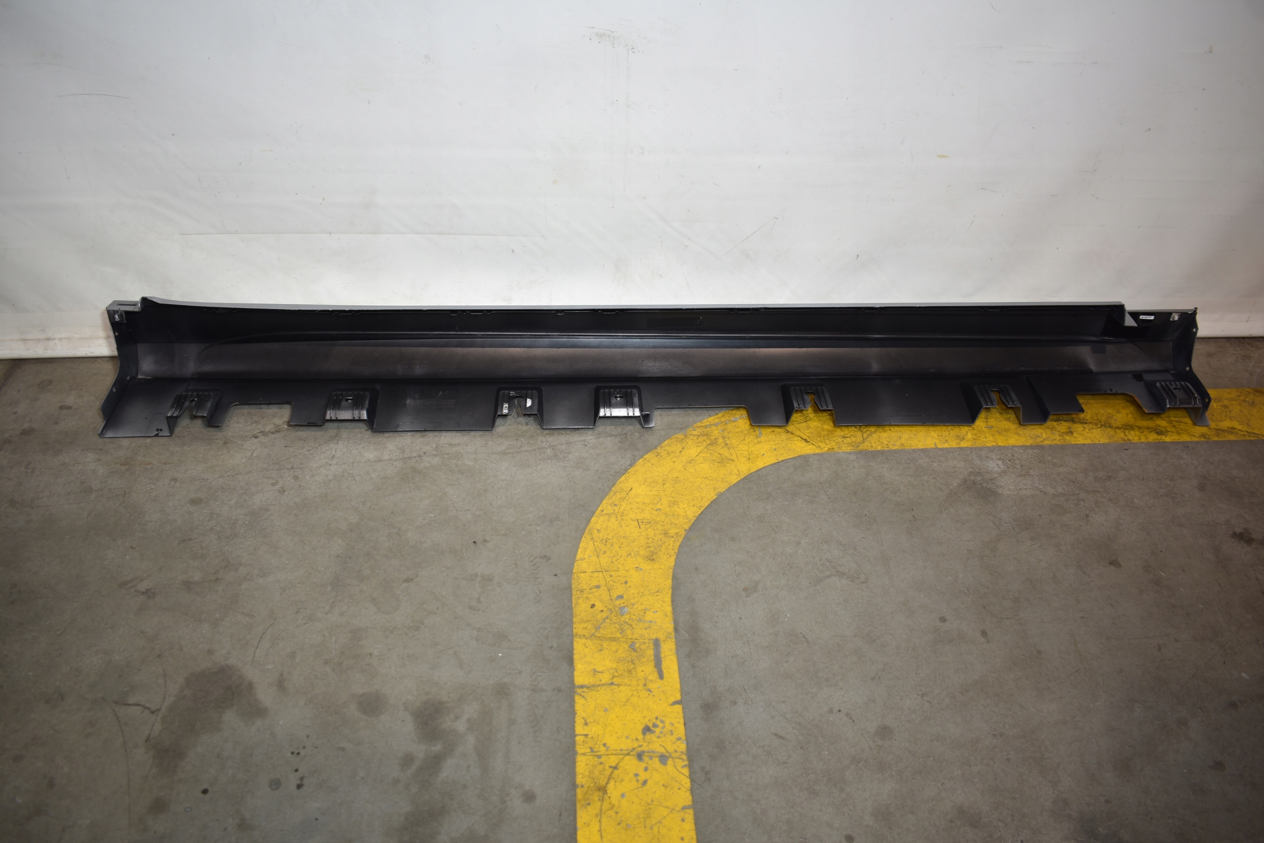 IDEALNA moulding cap threshold left colour 922 MERCEDES W167 GLE AMG 1