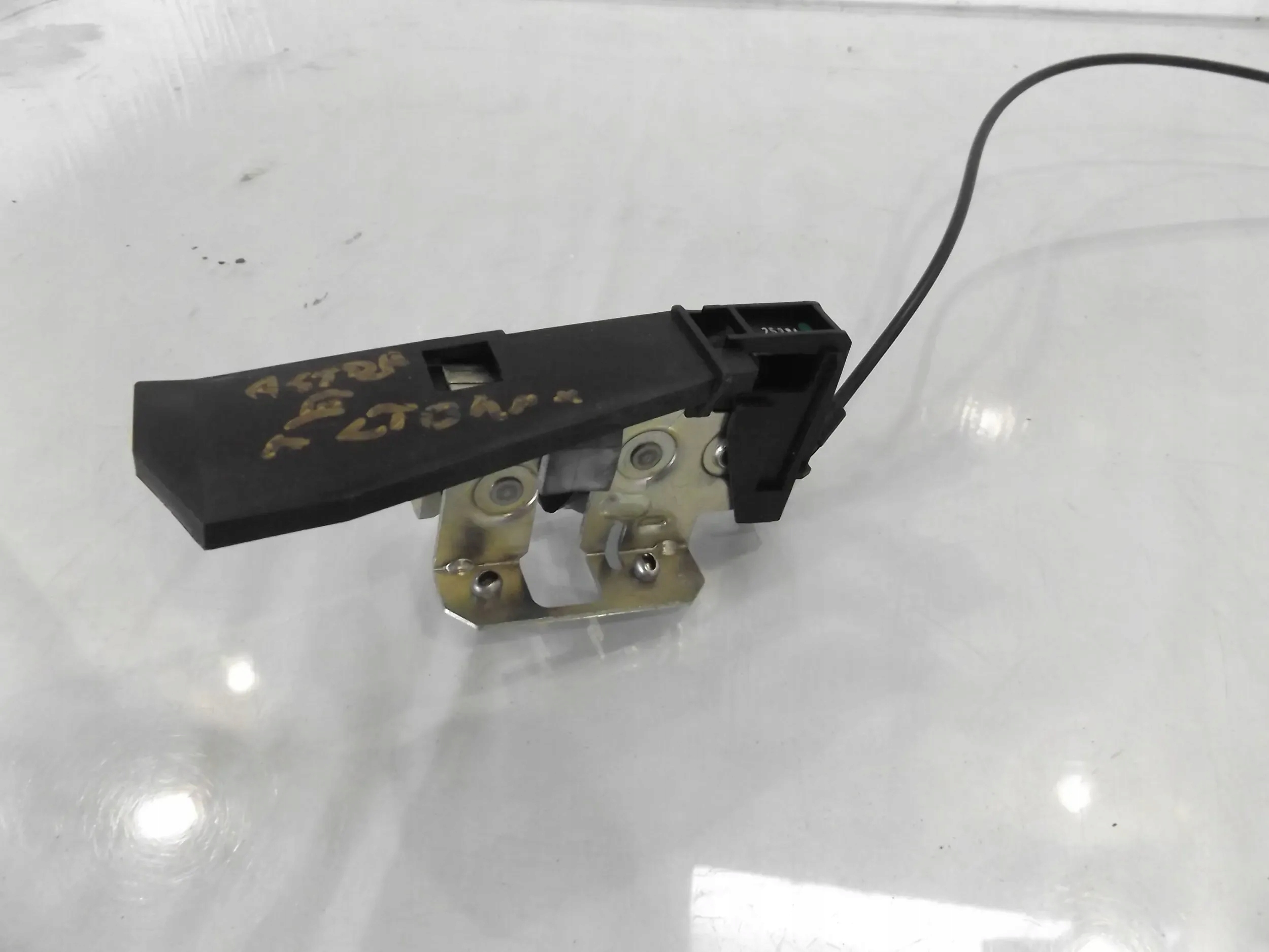 ASTRA III H Замок спинки заднего сидения