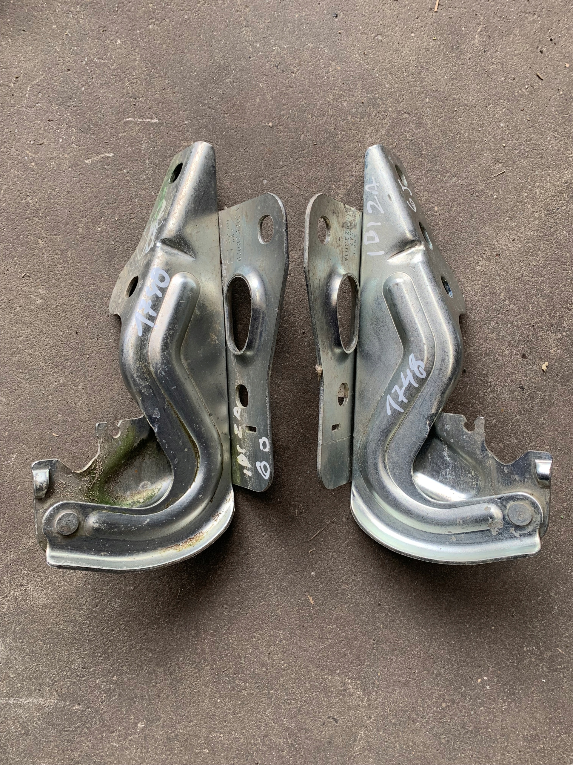 SEAT IBIZA IV 6J ZAWIASY MASKI KOMPLET NOWE 6J0823302A 6J0823301A