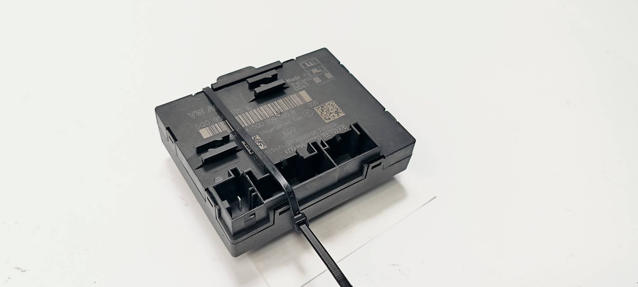 module door 5Q0959959E VOLKSWAGEN PASSAT B8