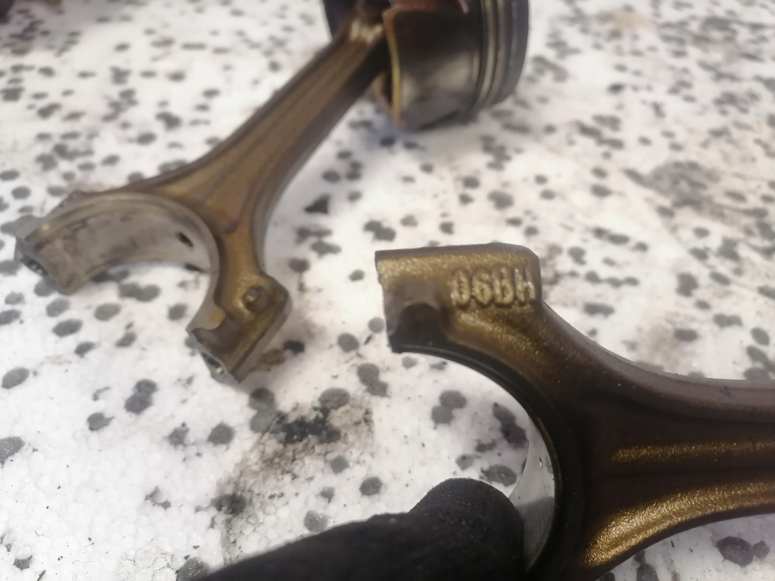 piston connecting rod KORBA 06BH A4 B6 B7 ALT 2.0 B