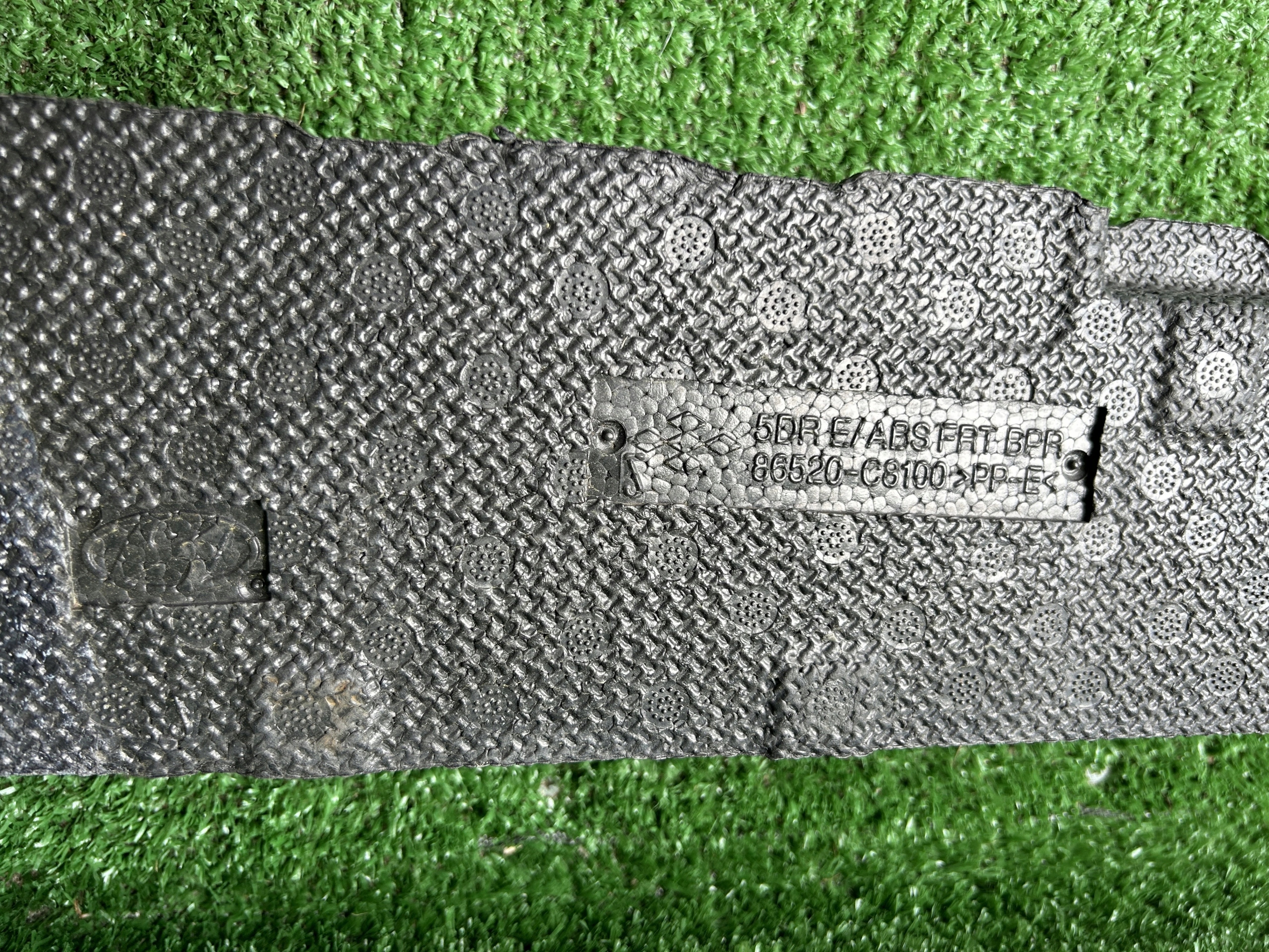 HYUNDAI I20 II ABSORBER of a bumper front front 86520-C8100