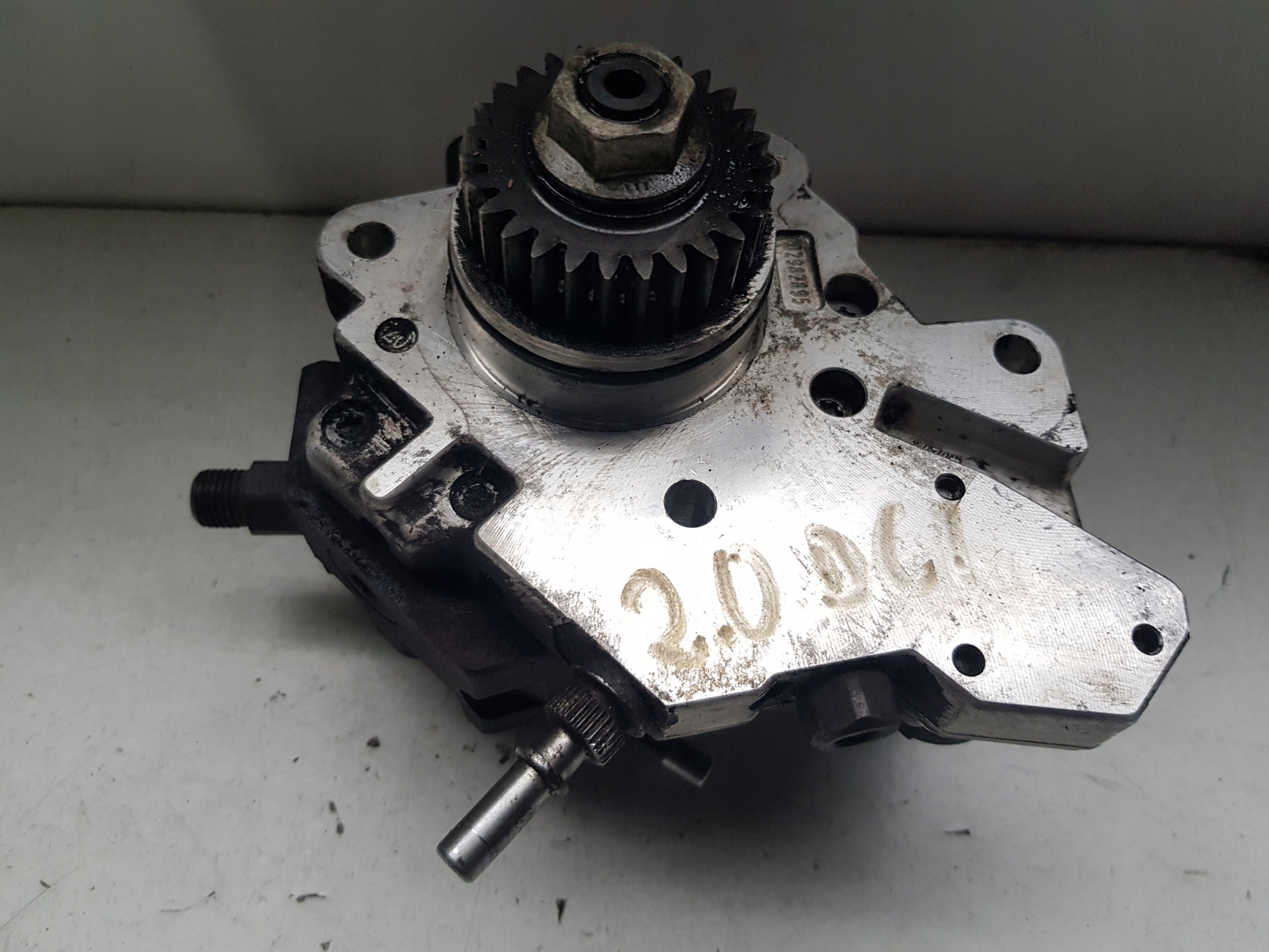 8200385478 - Паливний насос Bosch Renault 2.0 DCI