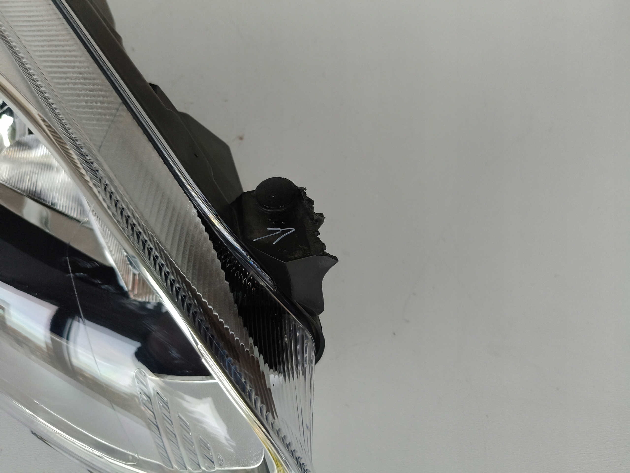 light right REFLEKTOR FORD FIESTA MK8 17- LED