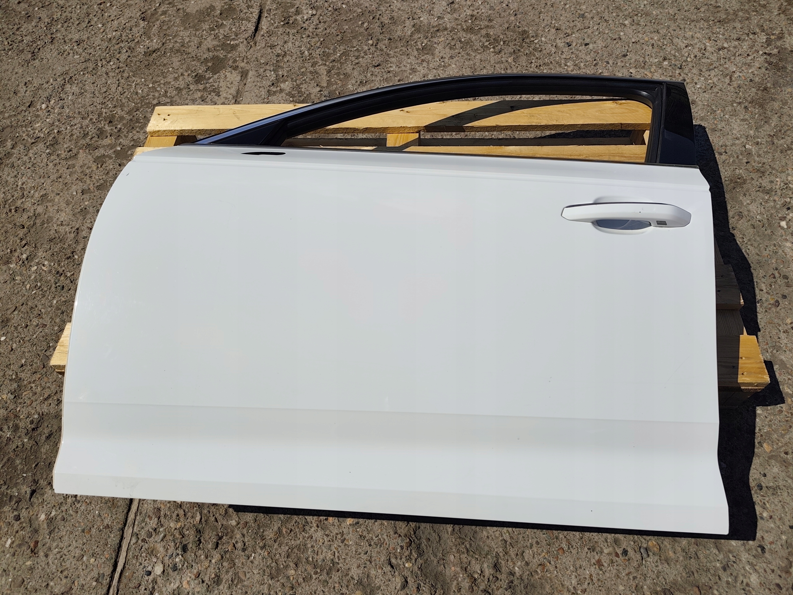 AUDI A4 B9 LEWE PRZEDNIE DRZWI LY9C