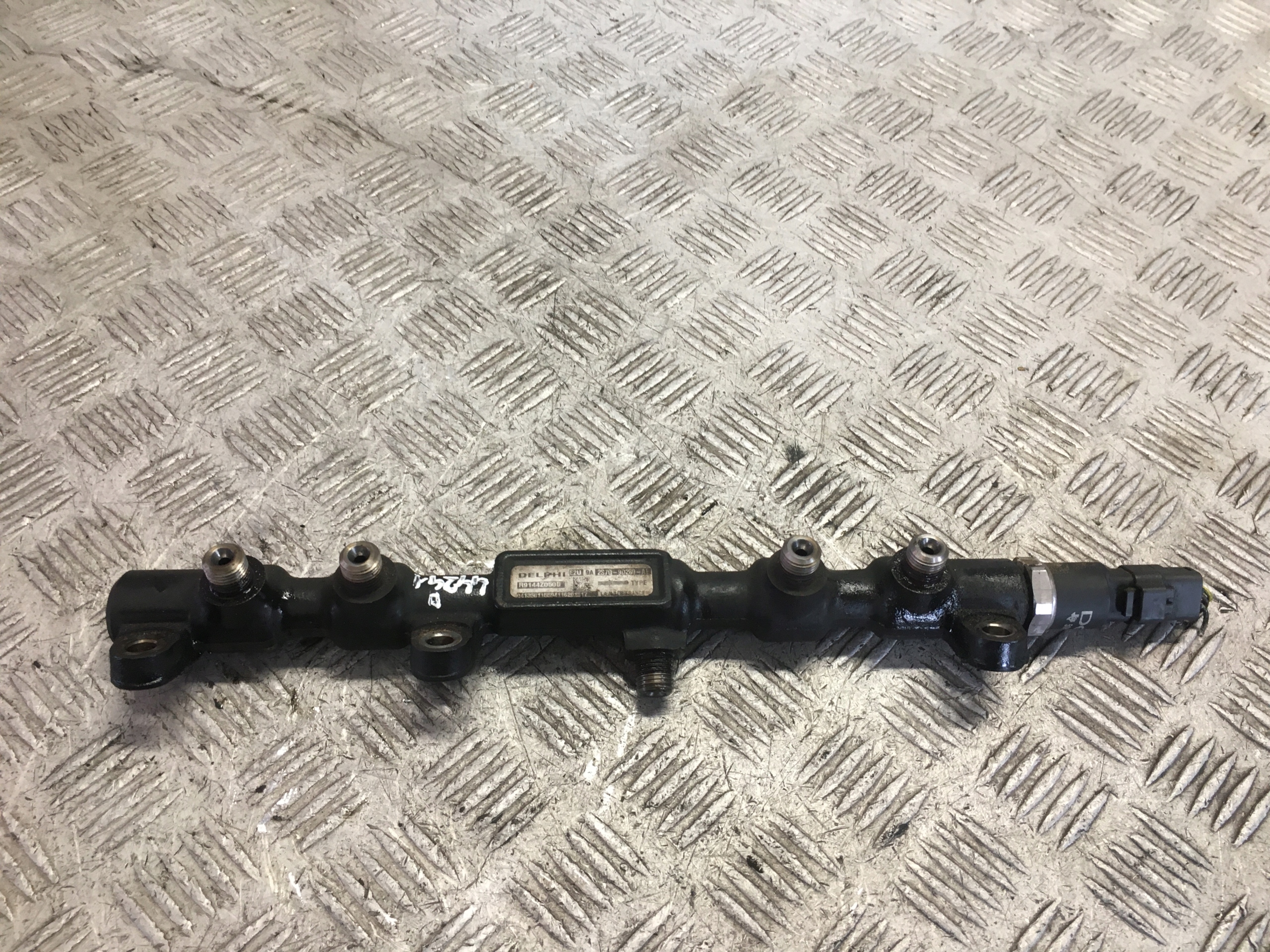 JAGUAR X-TYPE 2.0 D LISTWA WTRYSKOWA R9144Z050B