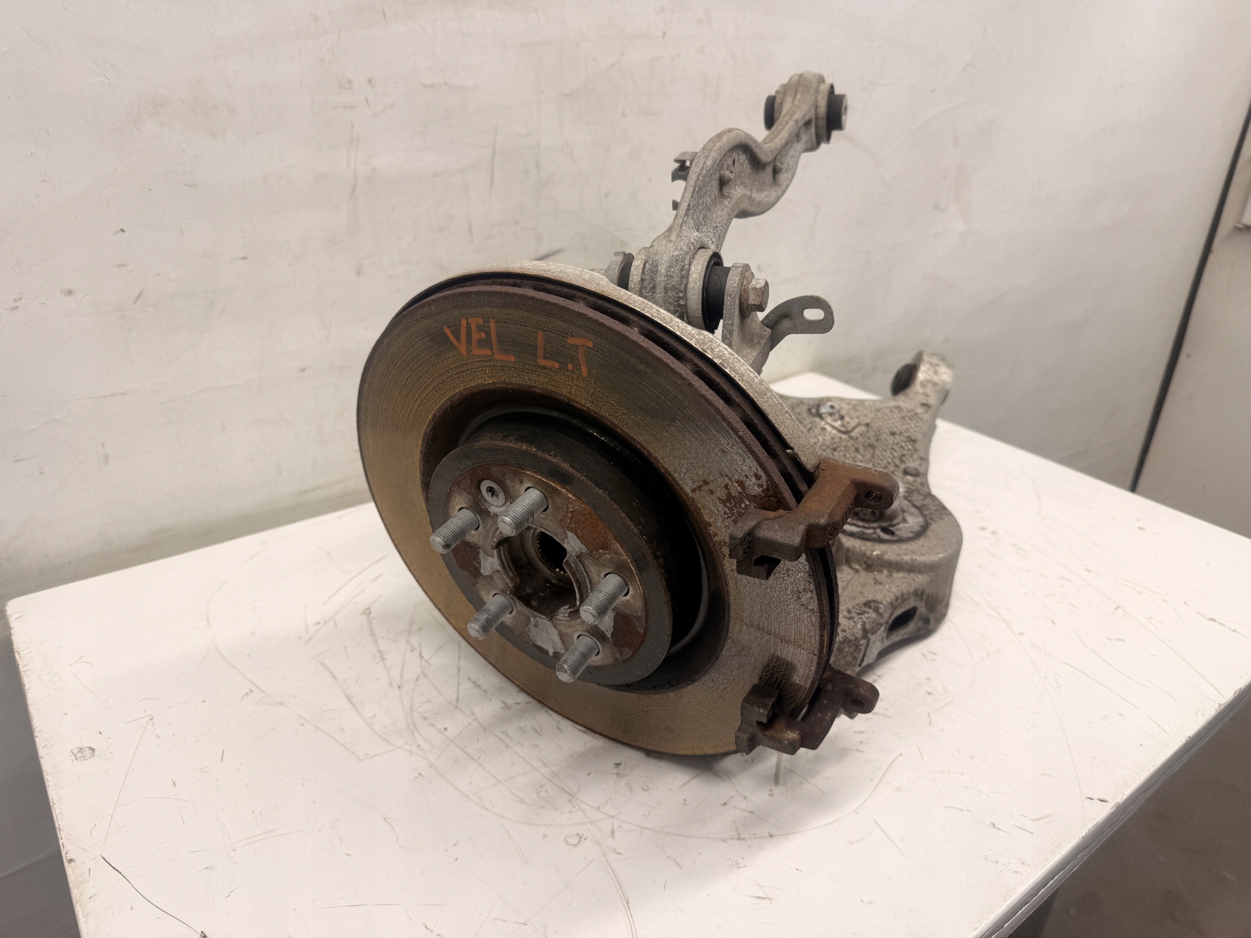 Velar 2.0D swing arm left rear part left rear HK83-5A971-AE