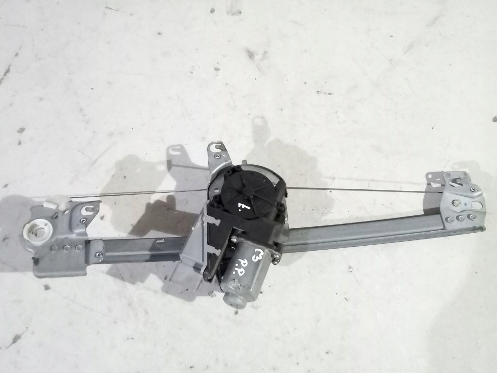 Citroen C3 and window regulator right front elektr