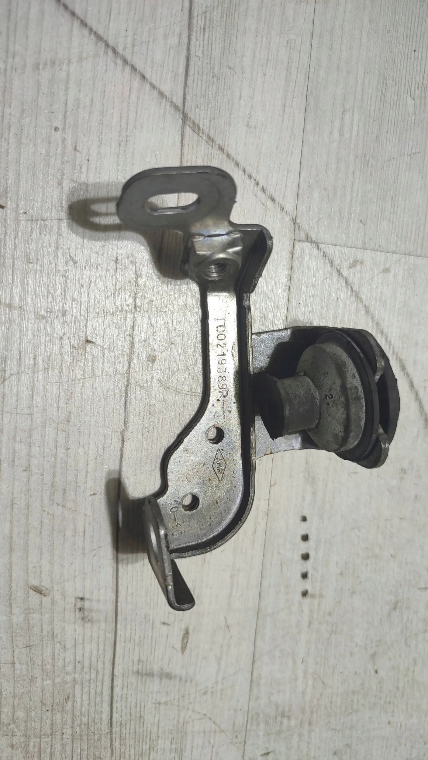 Renault Kadjar 17r 1.5dci console holder