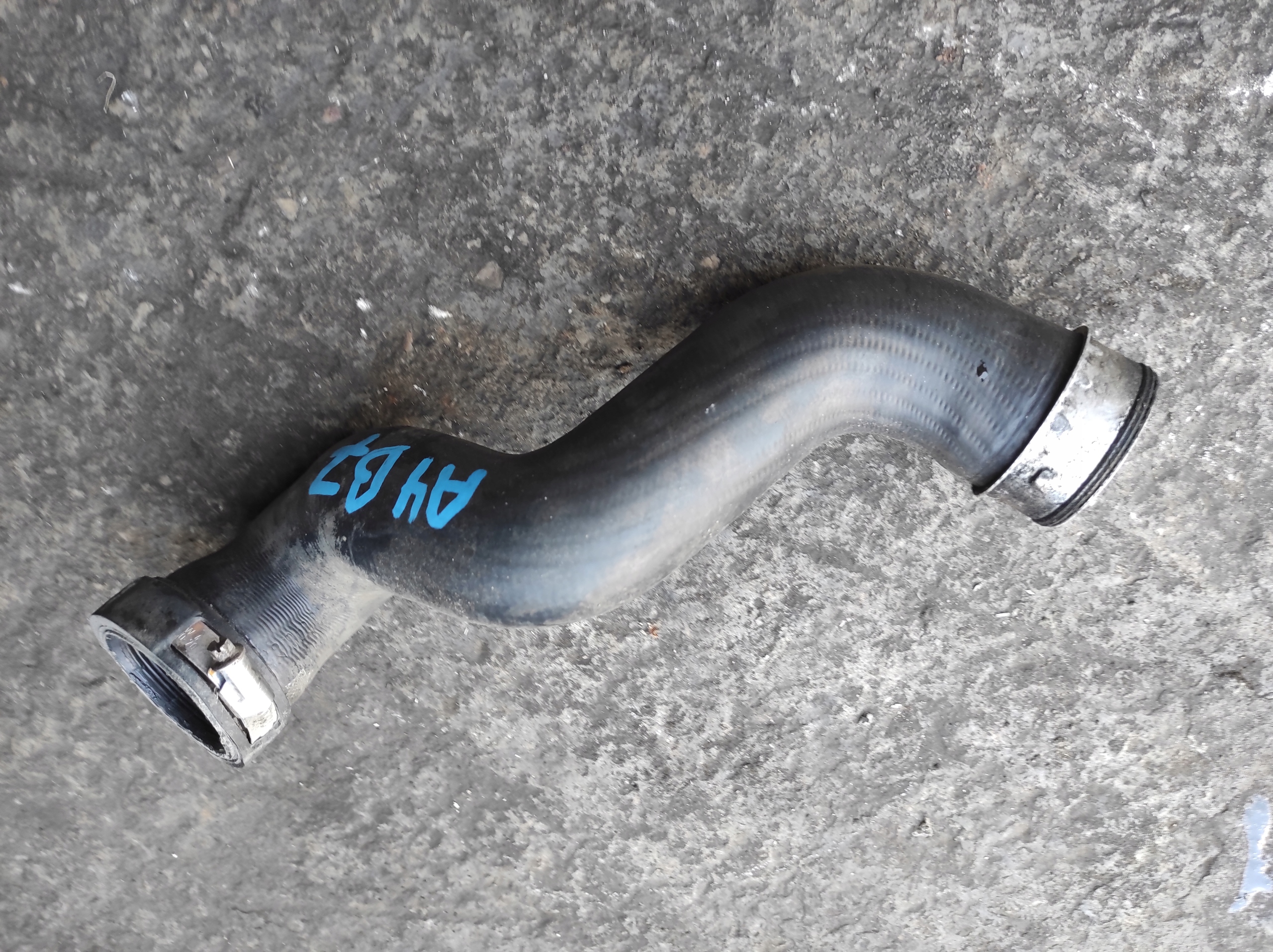 rohr intercooler AUDI 8E0145737E A4 B7 2,0TDI