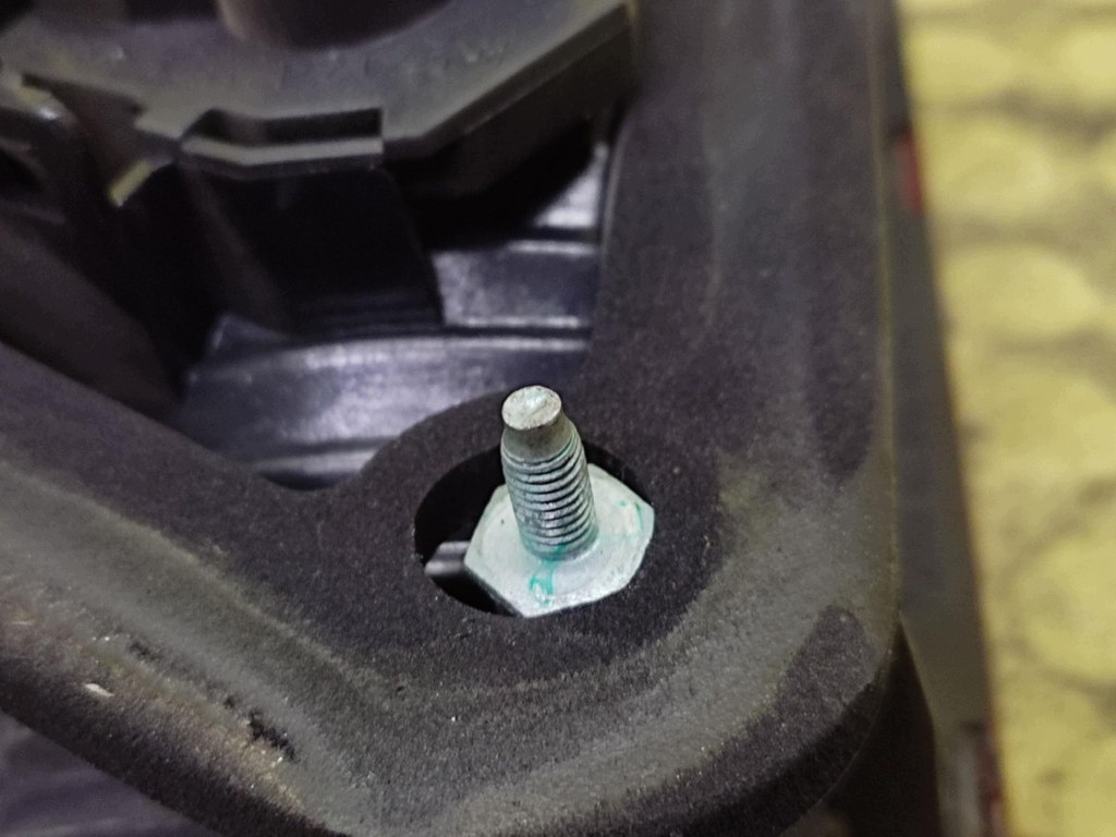 SEAT LEON and light right rear part 1M6945096