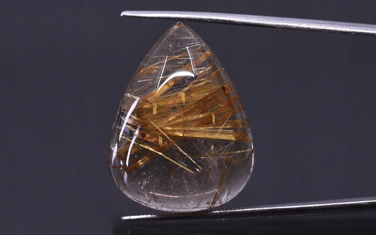 Křemen s rutilem kabošon slza 24x18 mm