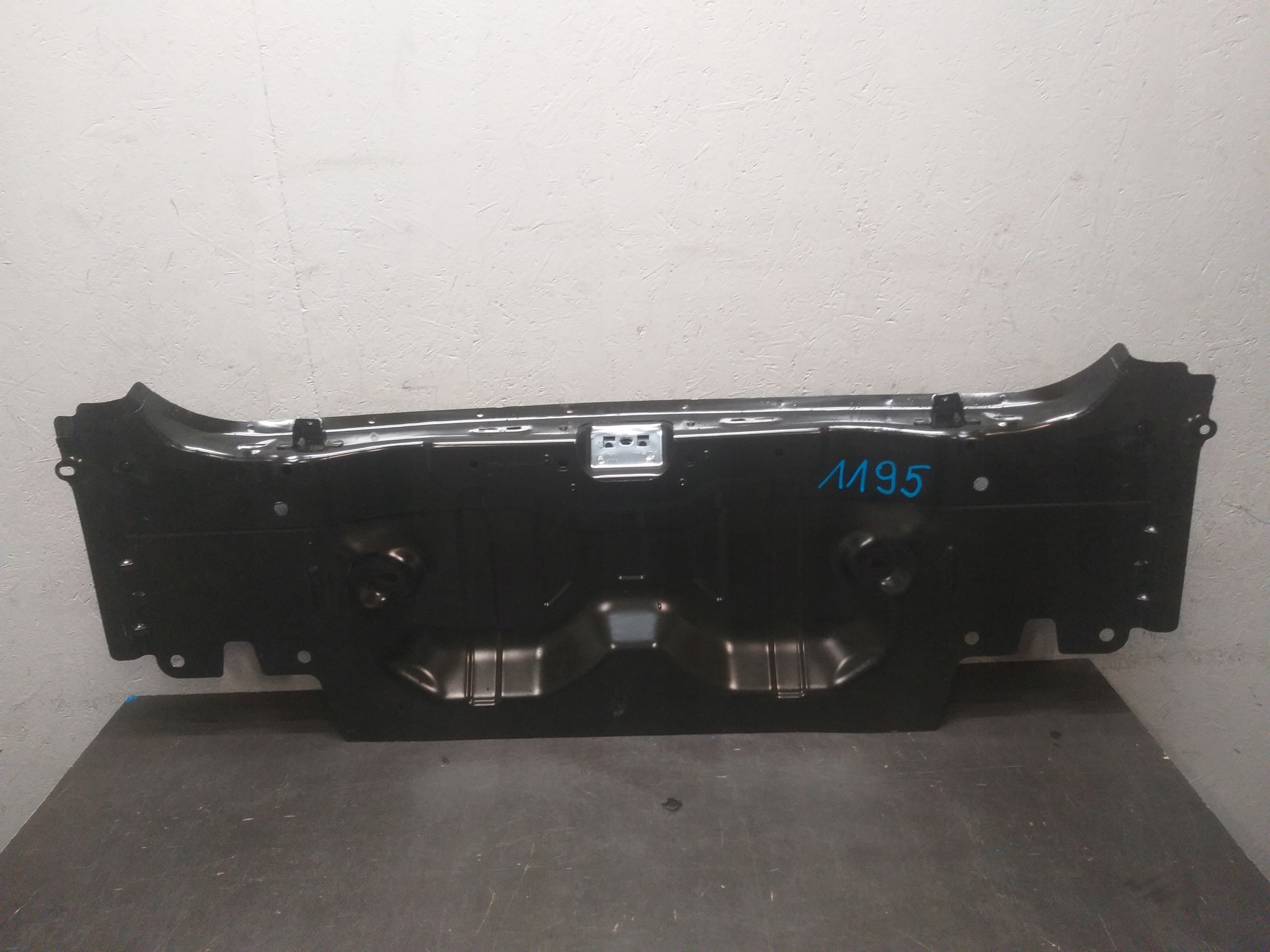 PAS TYŁ TESLA III 3 1077958-00-A