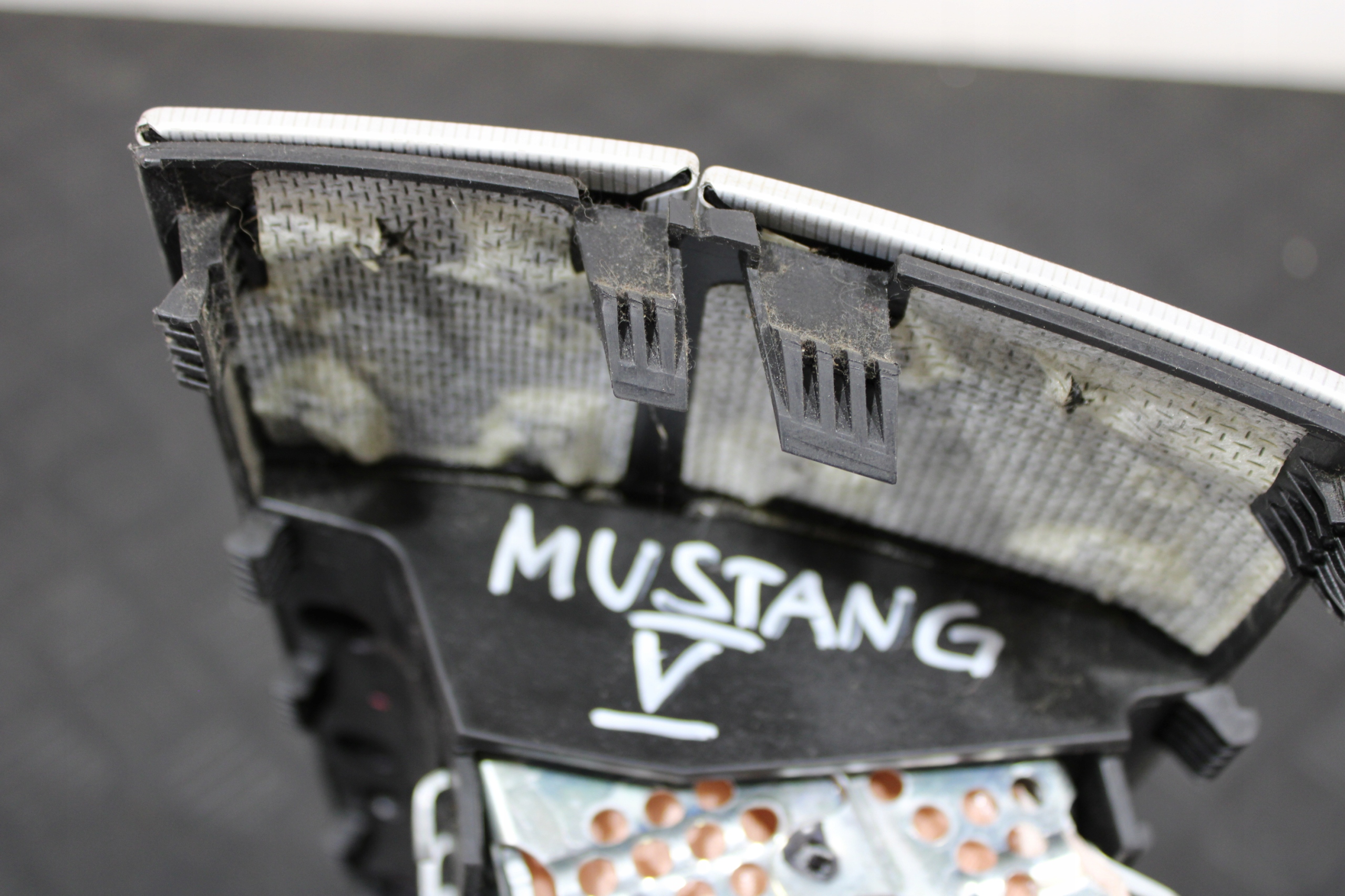airbag airbag spolujezdce FORD MUSTANG V 5