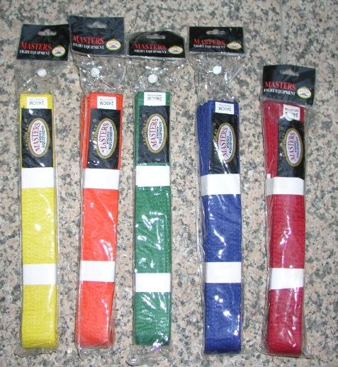 PAS DO SPORTÓW WALKI MASTERS CZERWONY 260 CM Płeć nie dotyczy