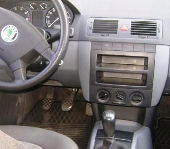 RAMKA RADIOWA 1DIN SEPARATOR ANTENA SKODA FABIA I Model ZESTAW SKODA