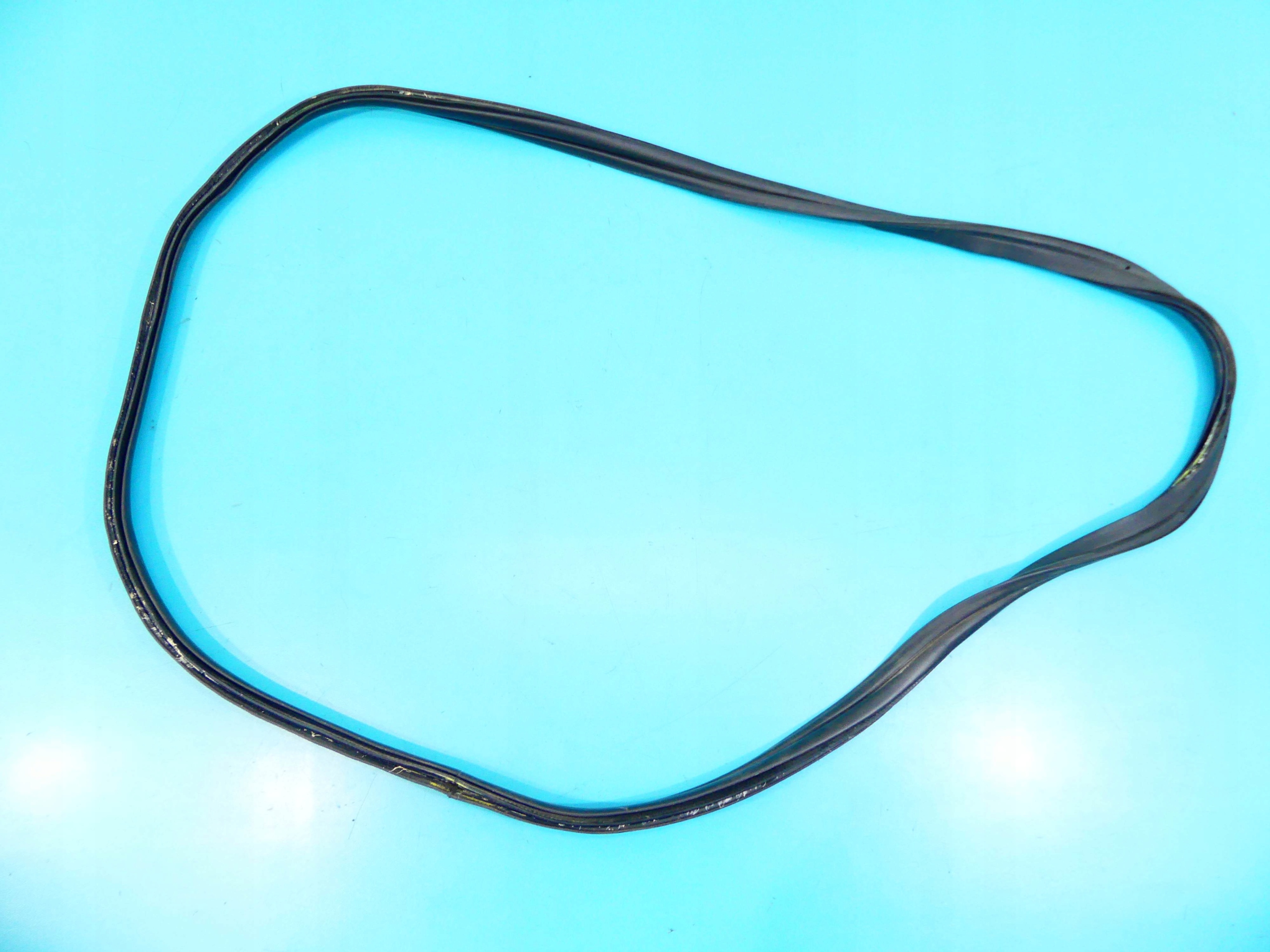 USZCZELKA KLAPY BAGAZNIKA FORD FIESTA MK7 SEDAN